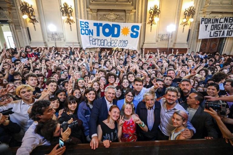 Alberto Fernández en el Nacional Buenos Aires. (prensa Alberto Fernández)