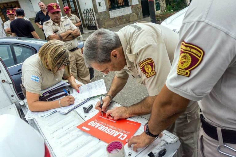 Secretaría de Control clausuró dos remiserías ilegales en Rosario (Municipalidad de Rosario)