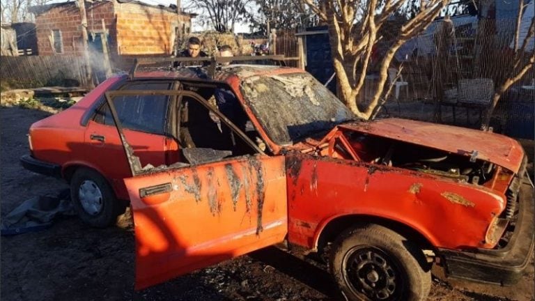 El hombre había quedado en la calle por el incendio de su casa. (Web)