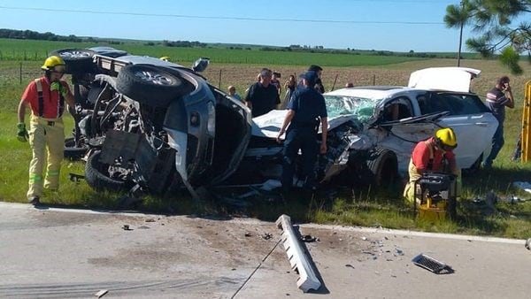 Terrible accidente frontal en San Luis (Foto: Walter Mauriño)