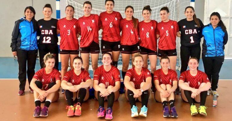 En los Juegos Binacionales, las chicas del handball se metieron en semifinales.