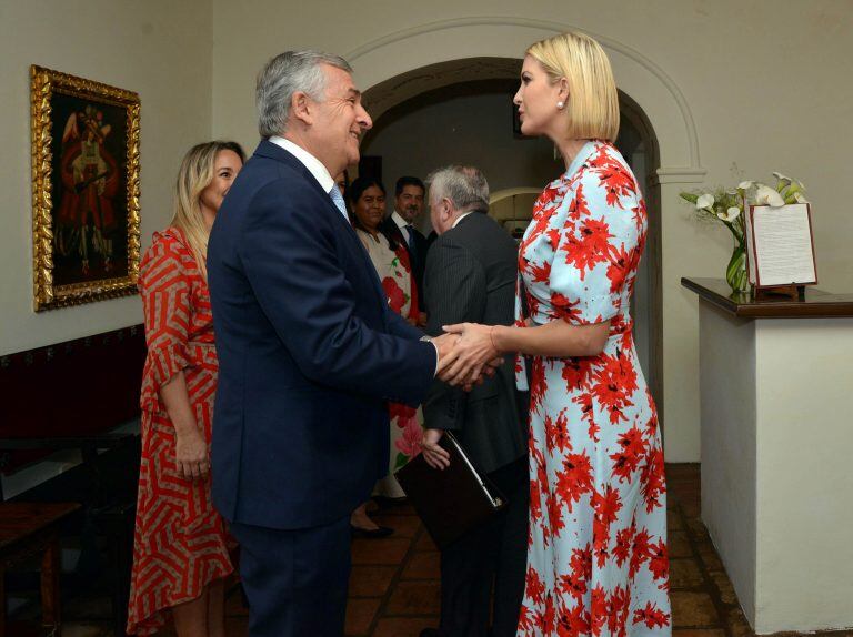 Muy cordial y animada se mostró permanentemente Ivanka Trump durante su visita a Jujuy. El gobernador Morales y su esposa Tulia Snopek volvieron a encontrarse esta mañana con la enviada presidencial norteamericana.