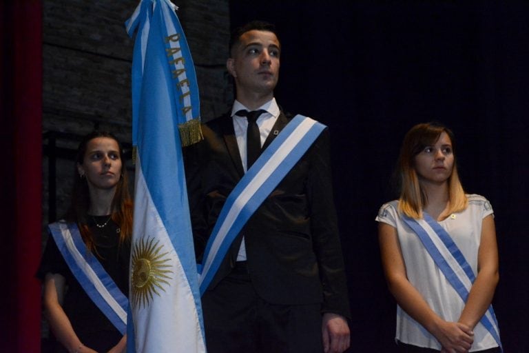 Banderas de ceremonia Abanderado: Ruiz Díaz, José Emiliano (Lic. en Administración Rural) 1º Escolta: Vigroux, Victoria (Ingeniería Industrial) 2º Escolta: Bartmust, Paula (Lic. Organización Industrial)