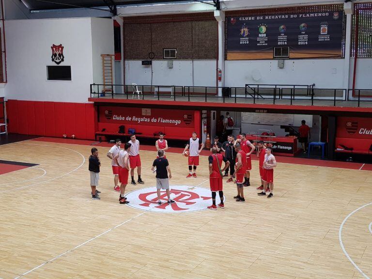 Instituto ya entrenó en Brasil y mañana comienza a disputar la semi de la Liga Sudamericana.