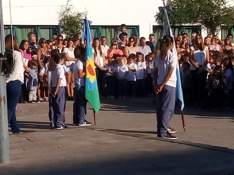 Acto de inicio del ciclo lectivo en la Escuela 27 de Tres Arroyos