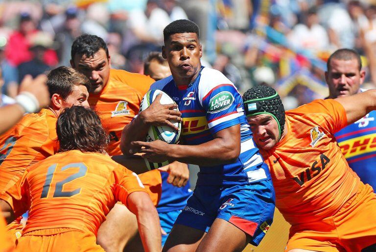 Cape Town (South Africa), 17/02/2018.- Damian Willemse (C) of the Stormers in action during the 2018 Super Rugby match between the Stormers and the Jaguares at Newlands Stadium in Cape Town, South Africa, 17 February 2018. (Sudáfrica) EFE/EPA/CHRIS RICCO