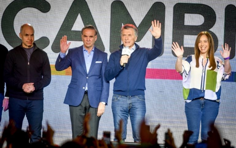 Mauricio Macri junto a Horacio Rodríguez Larreta, Miguel Pichetto y María Eugenia Vidal en el bunker de Juntos por el Cambio tras la derrota del 11 de agosto. (Foto: Federico López Claro)