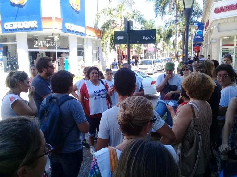 Docentes en las calles de Gualeguaychú
Crédito: AGMER Gualeguaychú