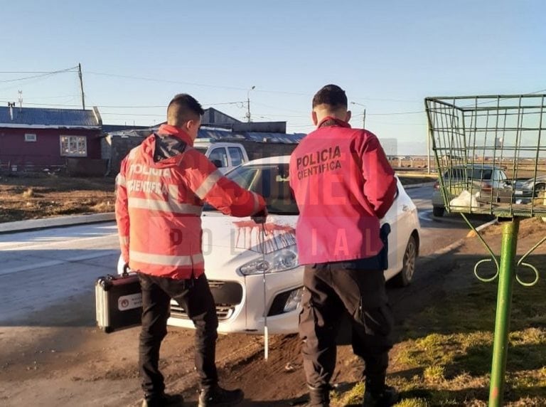 Liquido de frenos derramado sobre un automóvil