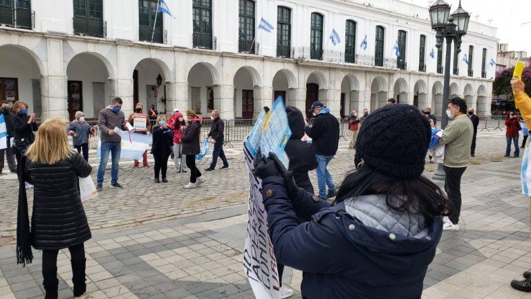 Protesta de comerciantes de Córdoba en el Cabildo.