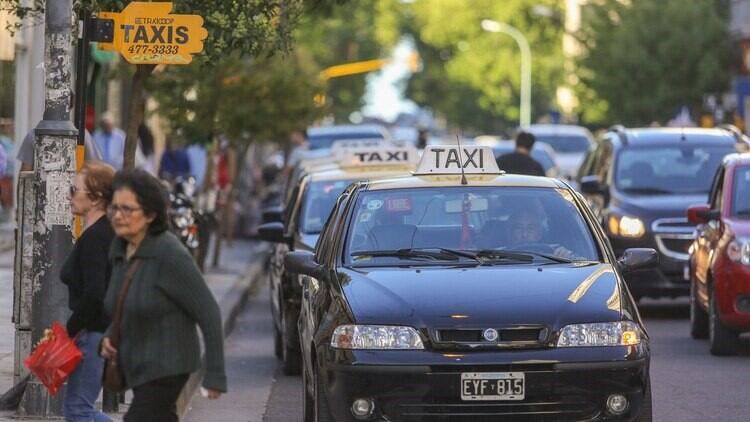 Taxis en Mar del Plata (web).