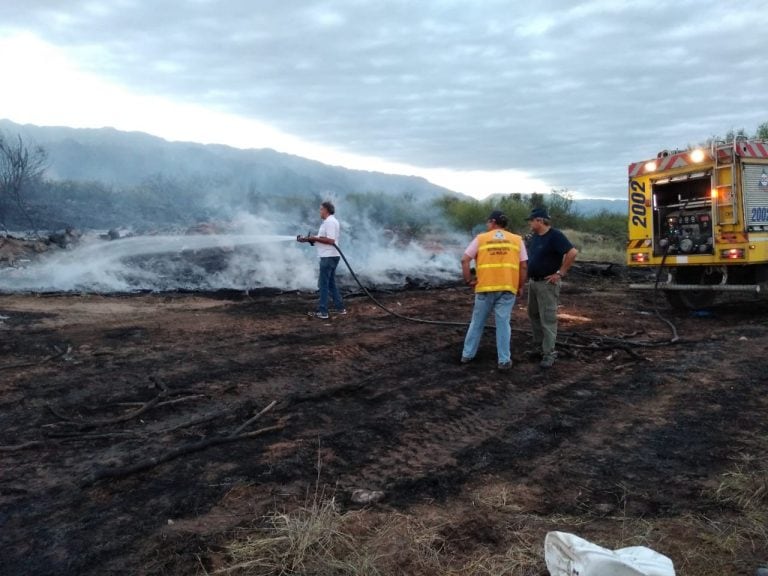 El fuego consumió aproximadamente 8 hectáreas.