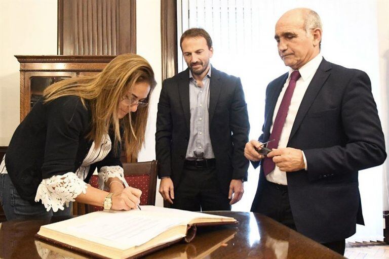 Fernanda Inza es la contadora que desplazó María Eugenia Vidal (Web)