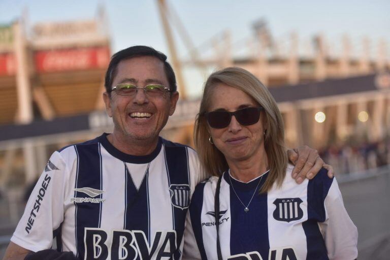 Los hinchas de Talleres se preparan para recibir a Diego Maradona.