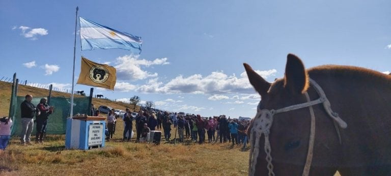 Izado de Pabellón Nacional en la 46° Fiesta del Ovejero