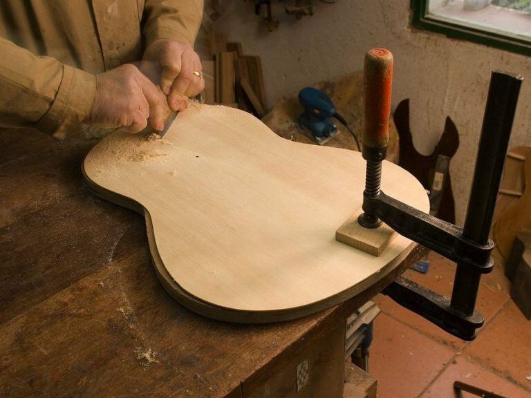 Taller de Construcción de Guitarras en el plan Modo Verano (Municipalidad de Salta)