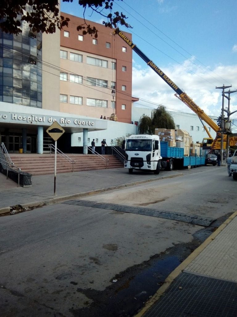 Gran operativo para la instalación de un resonador en el hospital de Río Cuarto