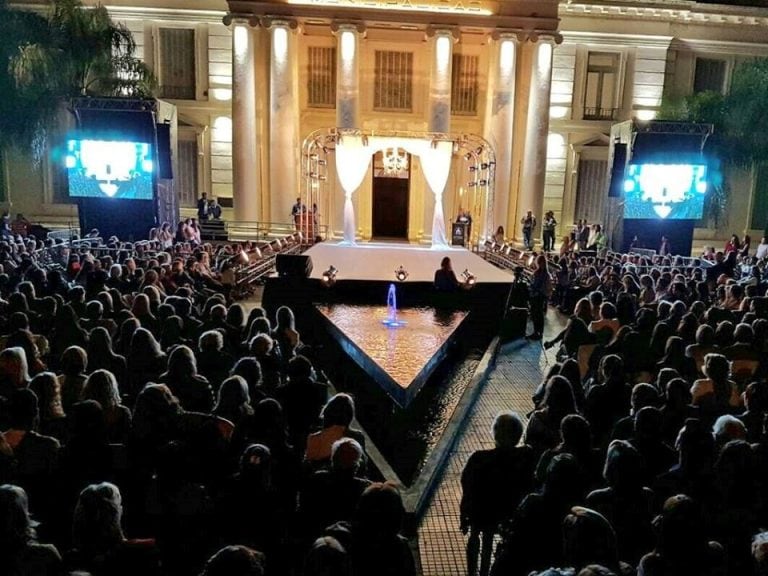 Desfile Río Cuarto fundación Isabella