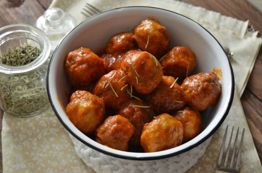 Cómo preparar albóndigas de manera rápida, sencilla y con muy pocos ingredientes
