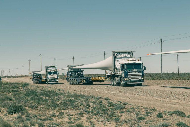 Molinos eólicos YPF en ruta