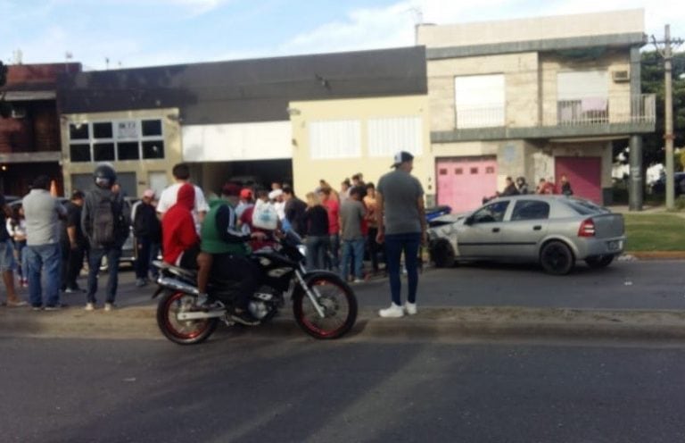 Falleció un motociclista al chocar contra un auto en zona sur