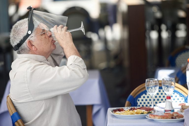 para poder reabrir los restaurantes habrá determinadas medidas.