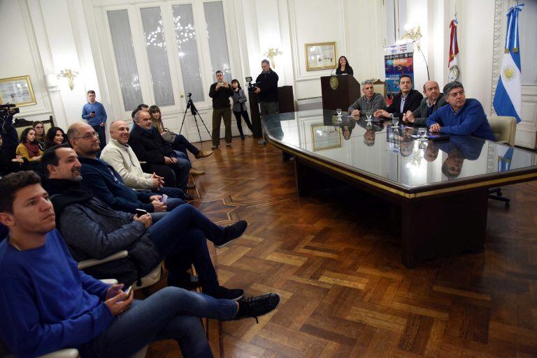 El seleccionado masculino de voley se presenta en Rosario