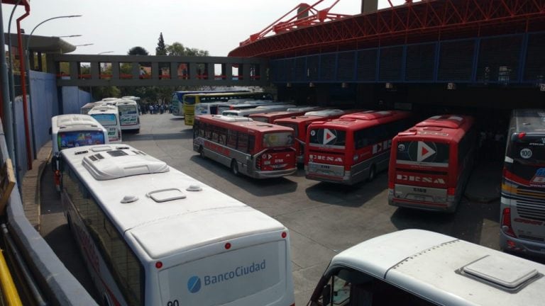 Las asambleas afectan los servicios en la Terminal de Ómnibus de Córdoba.