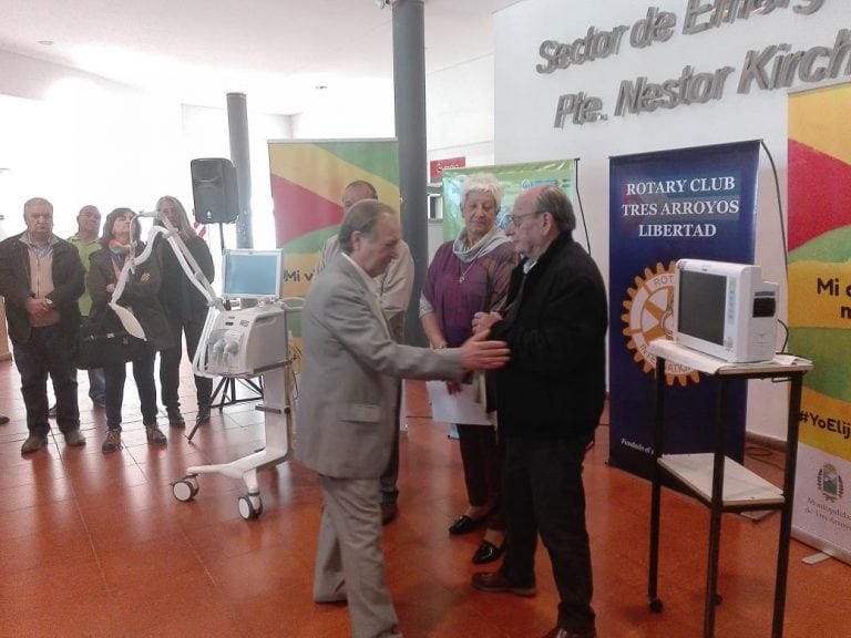 Acto de entrega de aparatología del Rotary Club Tres Arroyos Libertad  al Hospital Pirovano. (prensa)