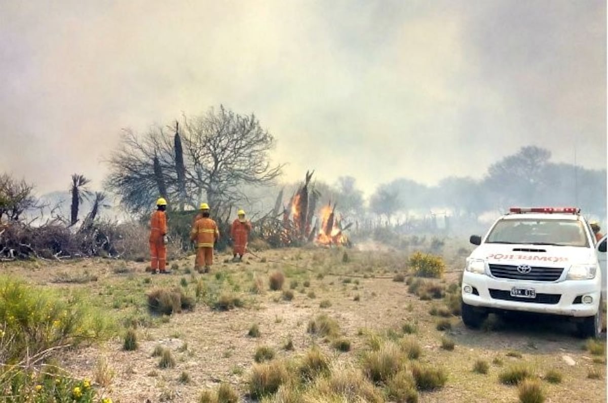 Sin agua, esperan que el fuego siga en Guasapampa