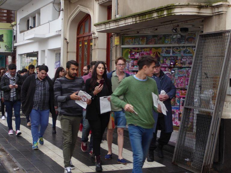 Actividades en el centro de la ciudad realizadas durante en encuentro seccional de Juventudes Radicales