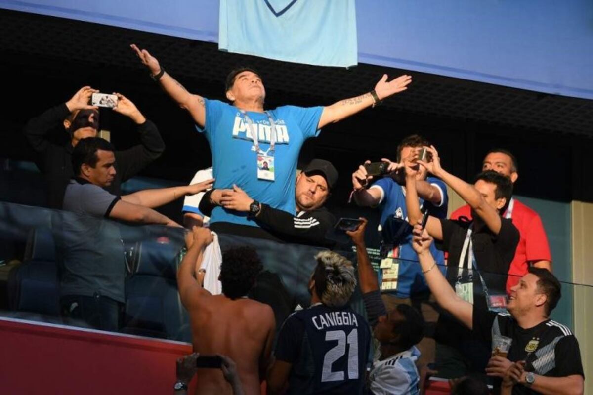 La FIFA le pidió a Diego Maradona ser respetuoso en los estadios