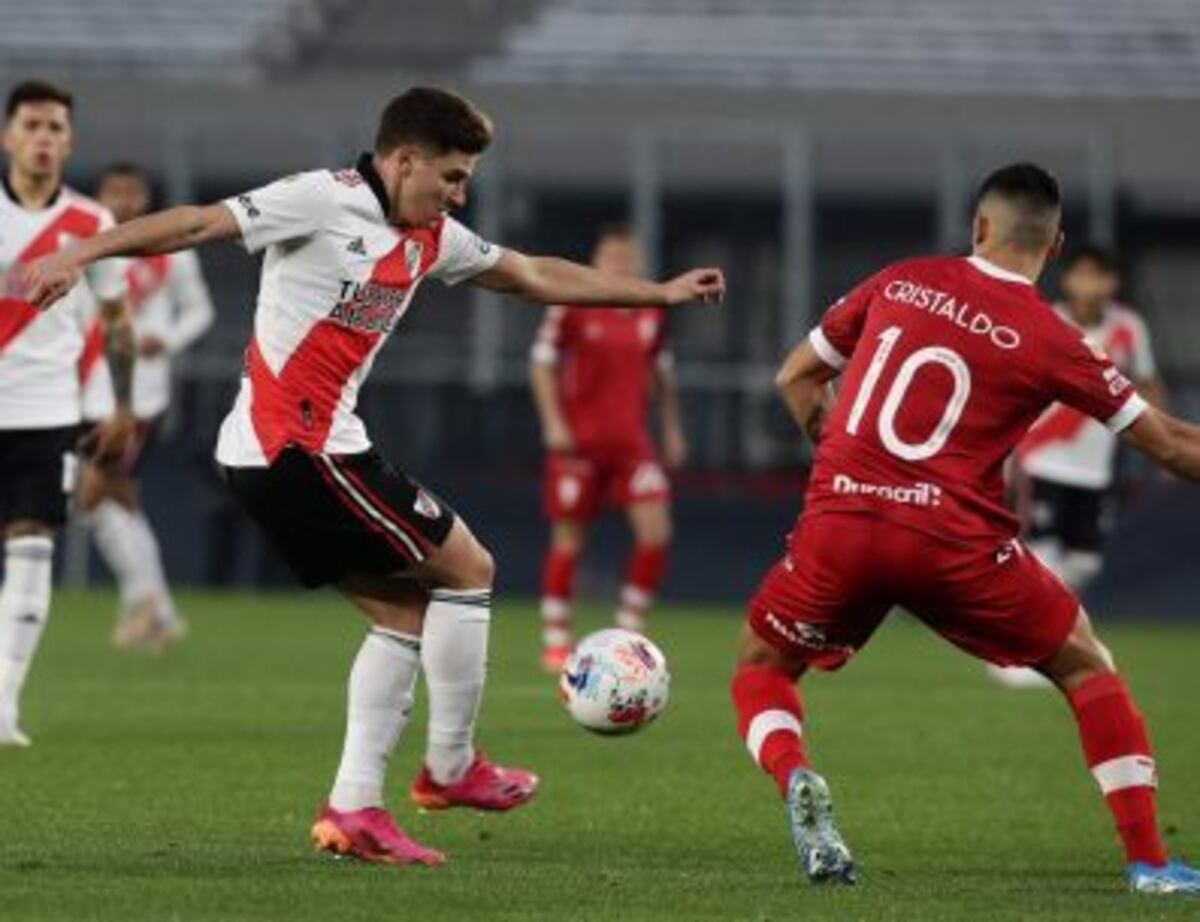 Julián Álvarez sería titular ante Boca por Copa Argentina en La Plata