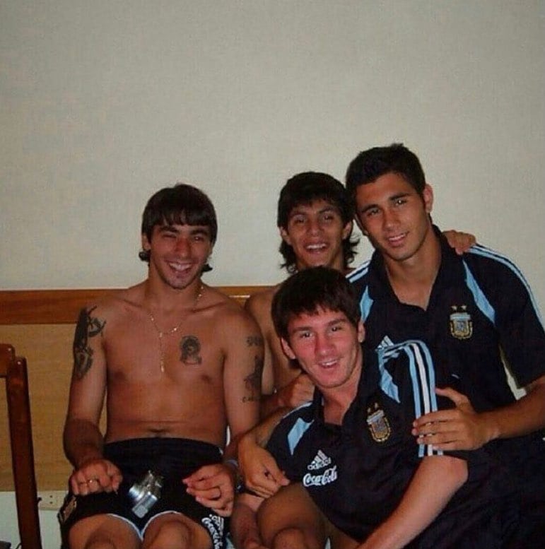 Lionel Messi, Ezequiel Lavezzi e integrantes de la Selección Argentina Sub 20 del 2005