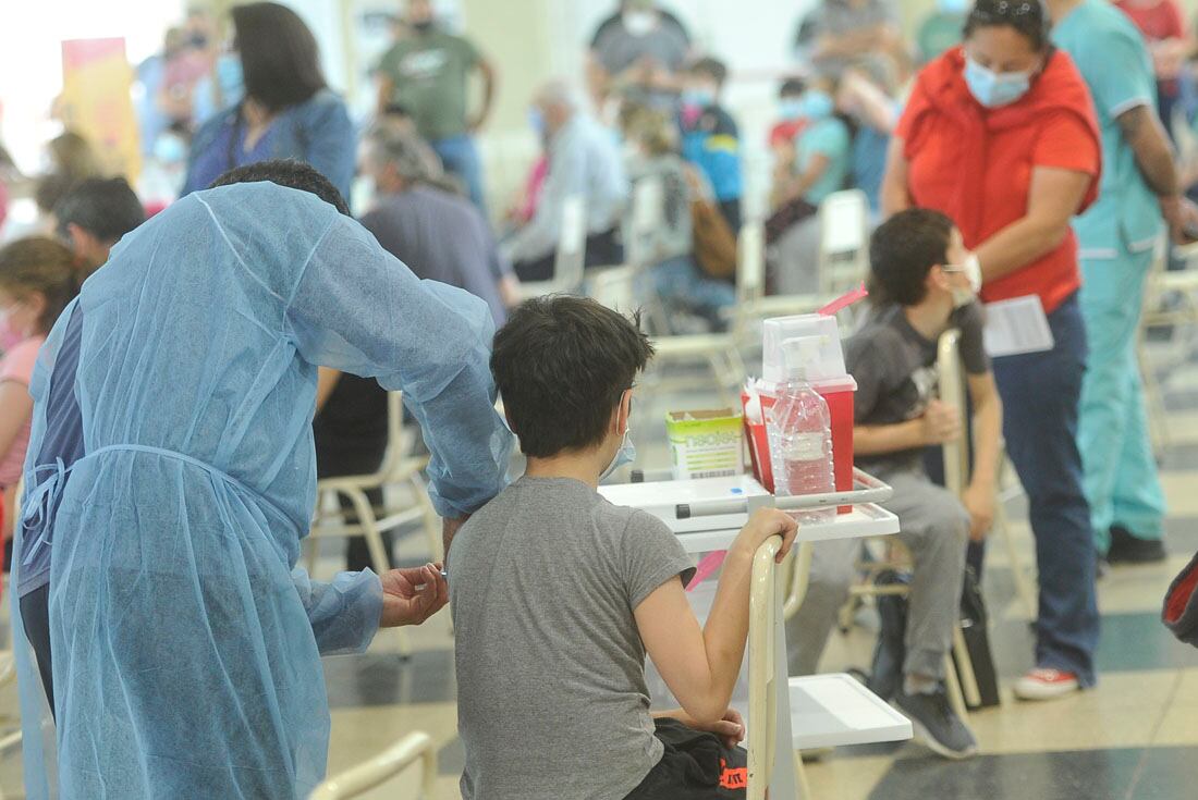  Vacunación en menores. foto Javier Ferreyra