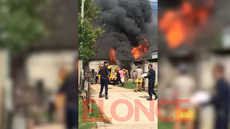 Las familias habitantes de la manzana debieron ser evacuadas.