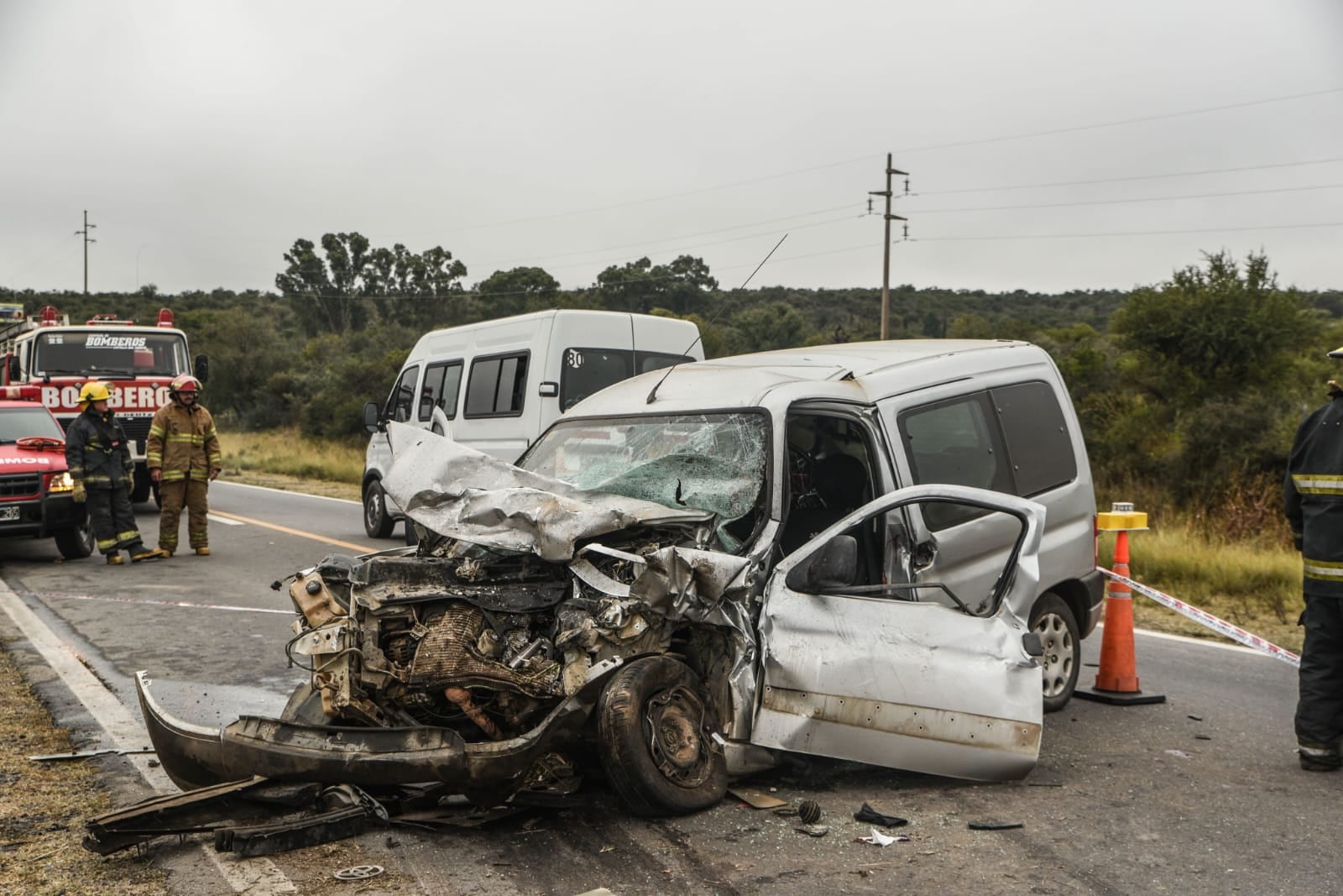 La víctima fatal manejaba una Peugeot Partner.