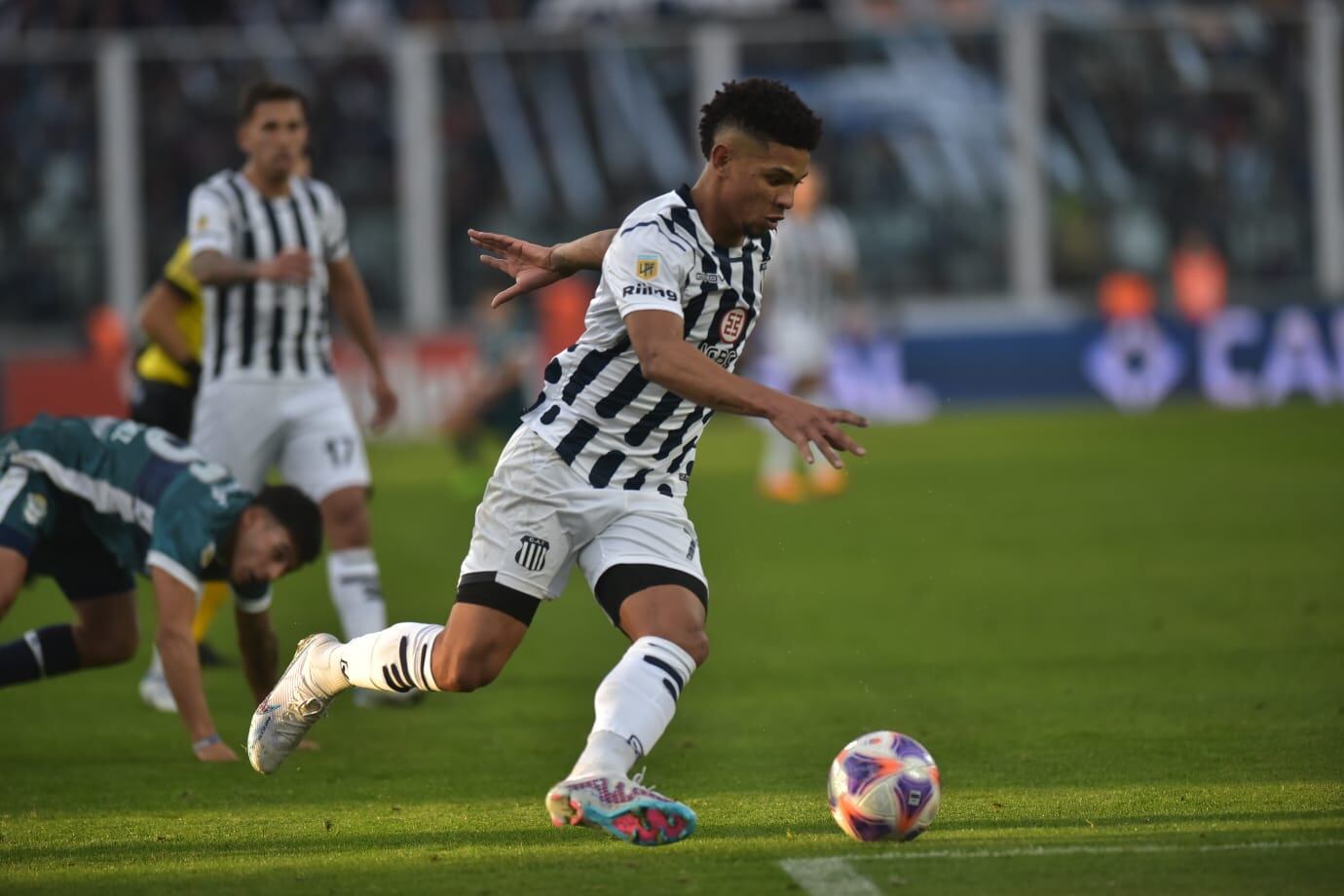 Valoyes fue ovacionado este lunes por los hinchas de Talleres (Foto: Javier Ferreyra / La Voz).