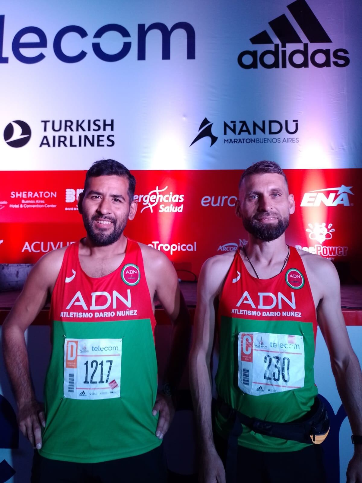 Carlos Quiroga y Diego Bergese de Arroyito en la Maratón Buenos Aires