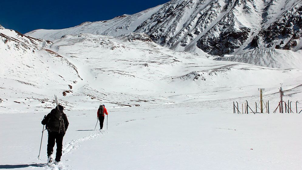 Científicos del IANIGLA-CONICET van camino al glaciar Agua Negra, provincia de San Juan, para realizar las tareas regulares de monitoreo. Foto: Pierre Pitte.