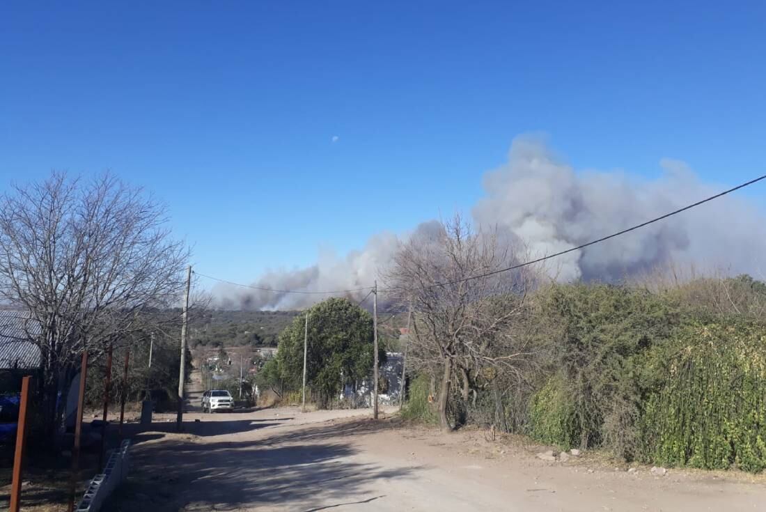 Se trata de zonas de campos, en Pozo del Tigre. No hay riesgos para viviendas. (Bomberos Salsipuedes)