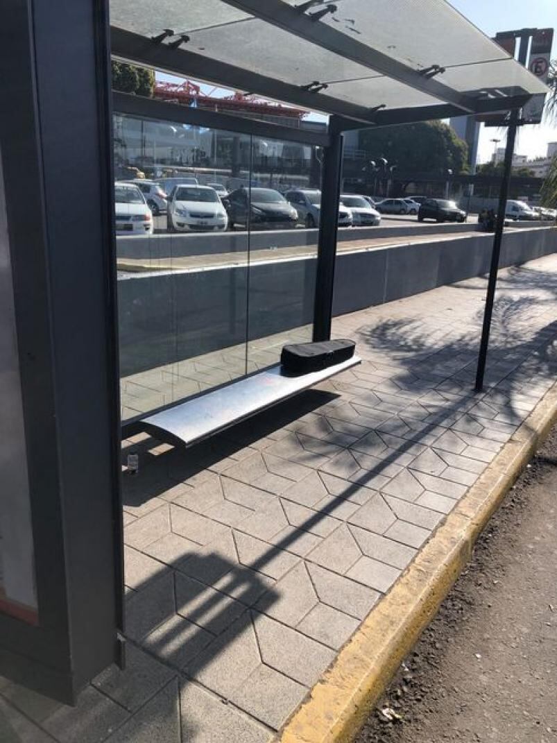 El instrumento estaba en la parada del colectivo del frente de la Terminal de Ómnibus.