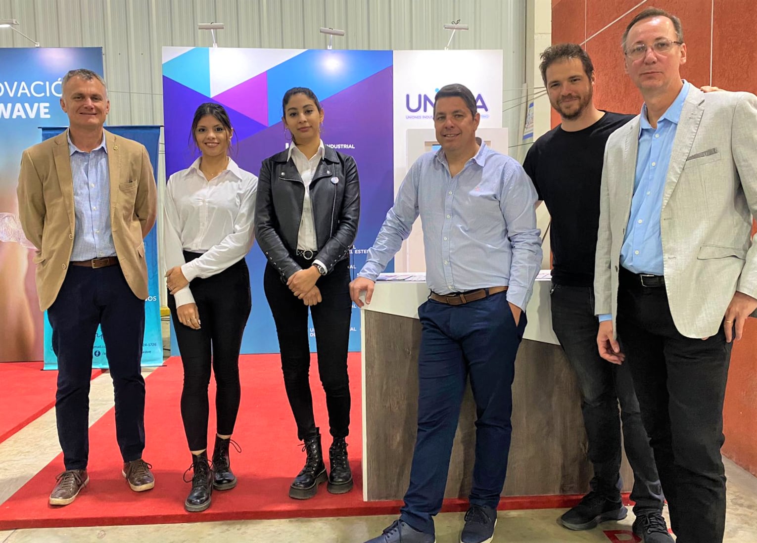 El presidente de la UISE, José María Cantos (al centro), recibió a directivos de de las Uniones Industriales del Norte Argentino en la cuarta edición de la Expo Santiago.