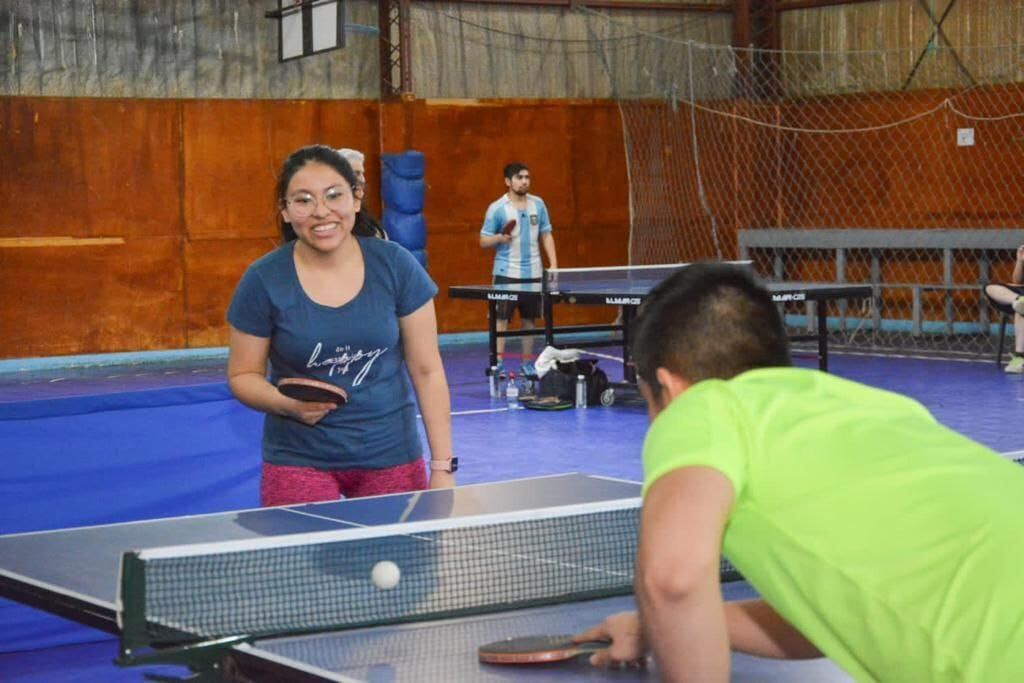 Encuentro recreativo de talleres municipales de tenis de mesa