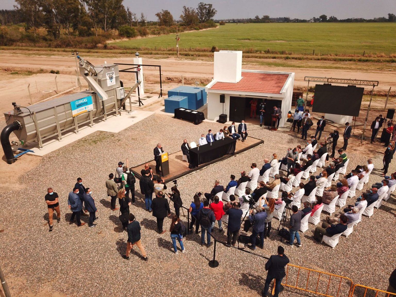 Juan Schiaretti inauguró la obra de saneamiento en Arroyito