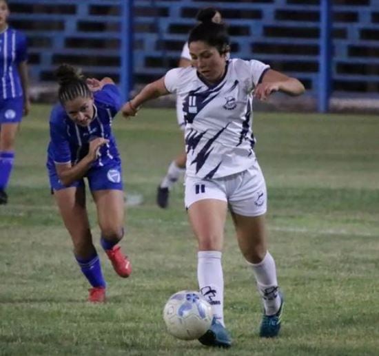 Las Pumas campeonas de Liga Mendocina, en fútbol femenino.