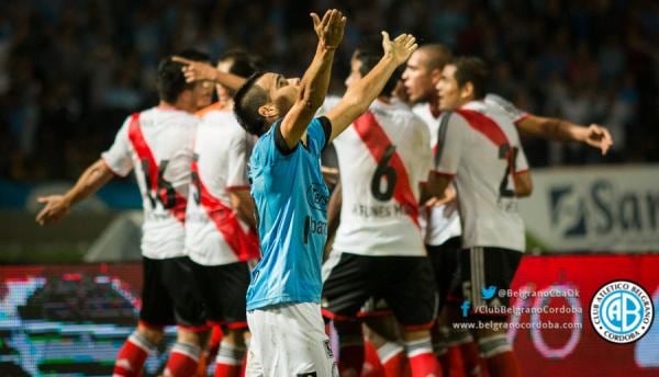 Lucas Zelarayán festejando su gol en el triunfo 2-1 de Belgrano ante River en el Campeonato 2016/2017 (Prensa Belgrano)