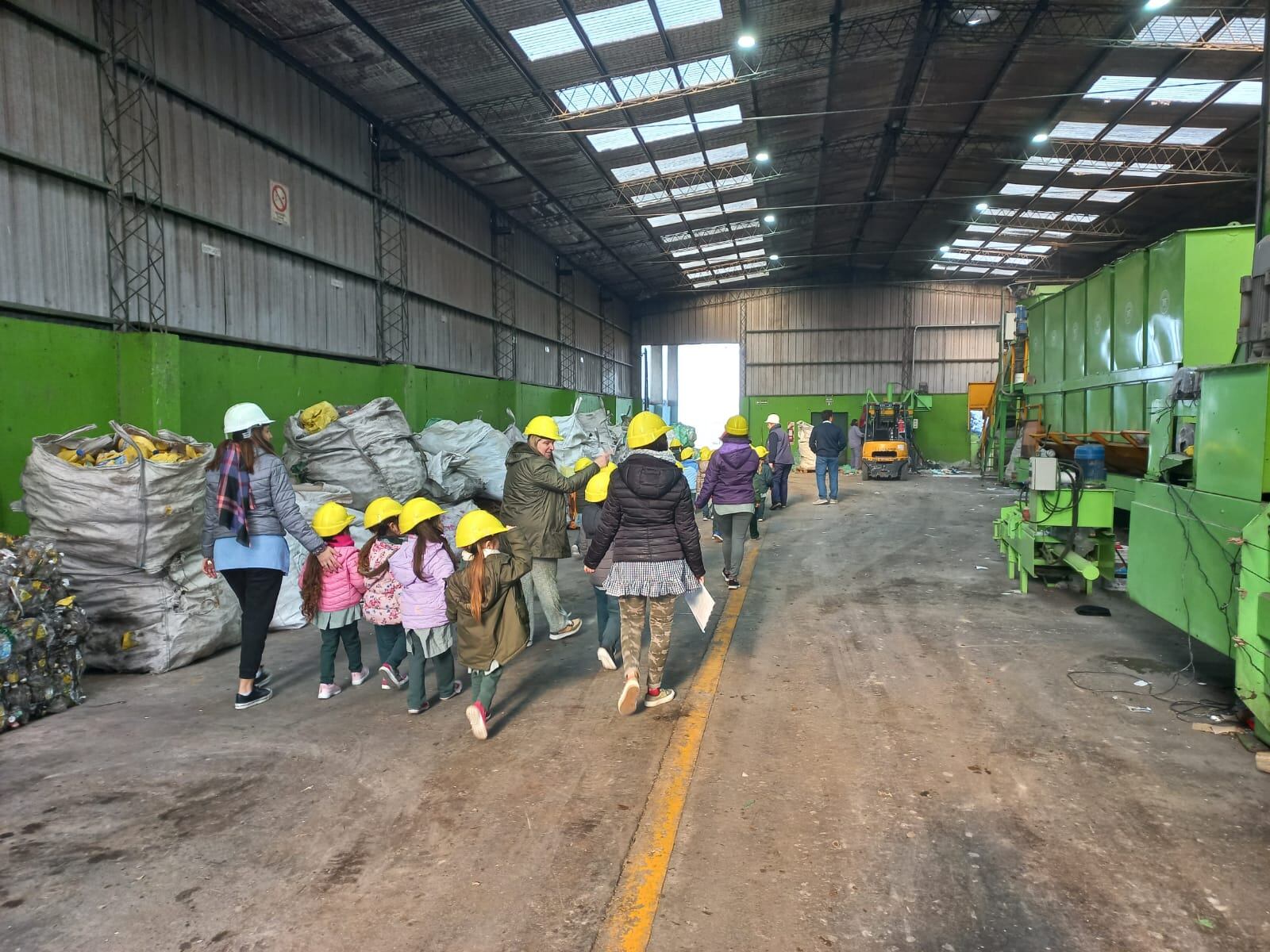 Visita de alumnos a la Planta de Residuos de Tres Arroyos