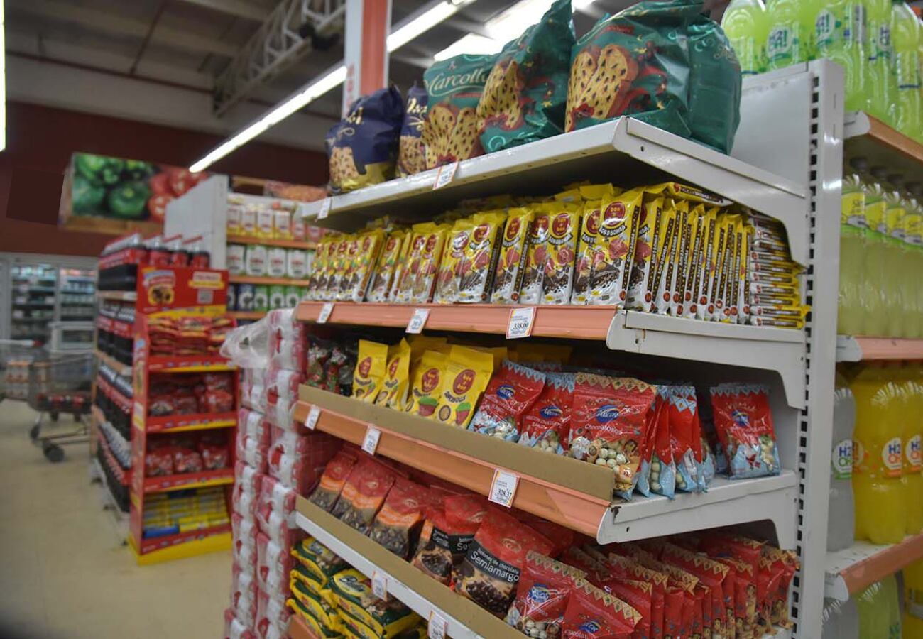 La venta de alimentos, impulsada por las fiestas de fin de año.