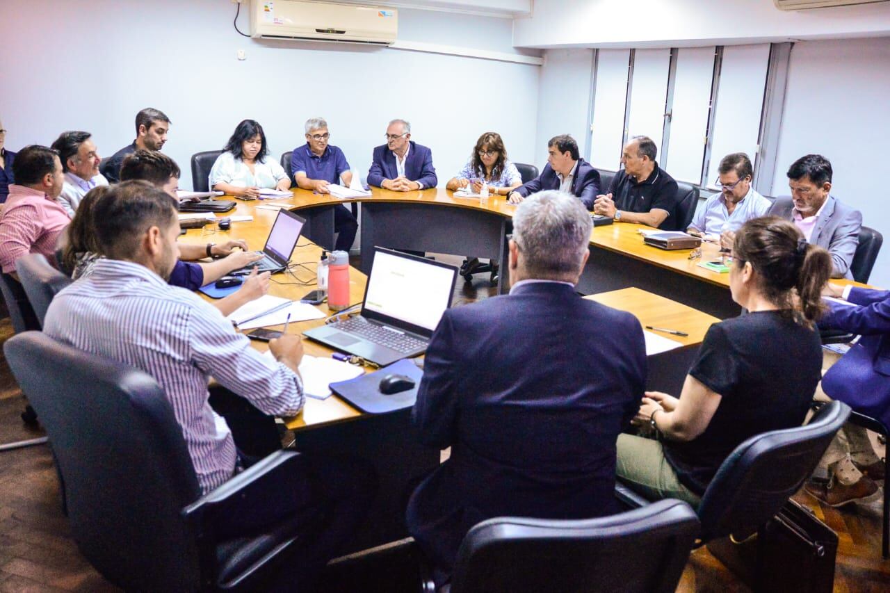 Senadores avanzan en la reforma del Código Fiscal.